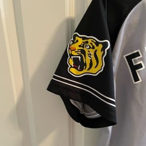 Mizuno Hanshin Tigers Size S